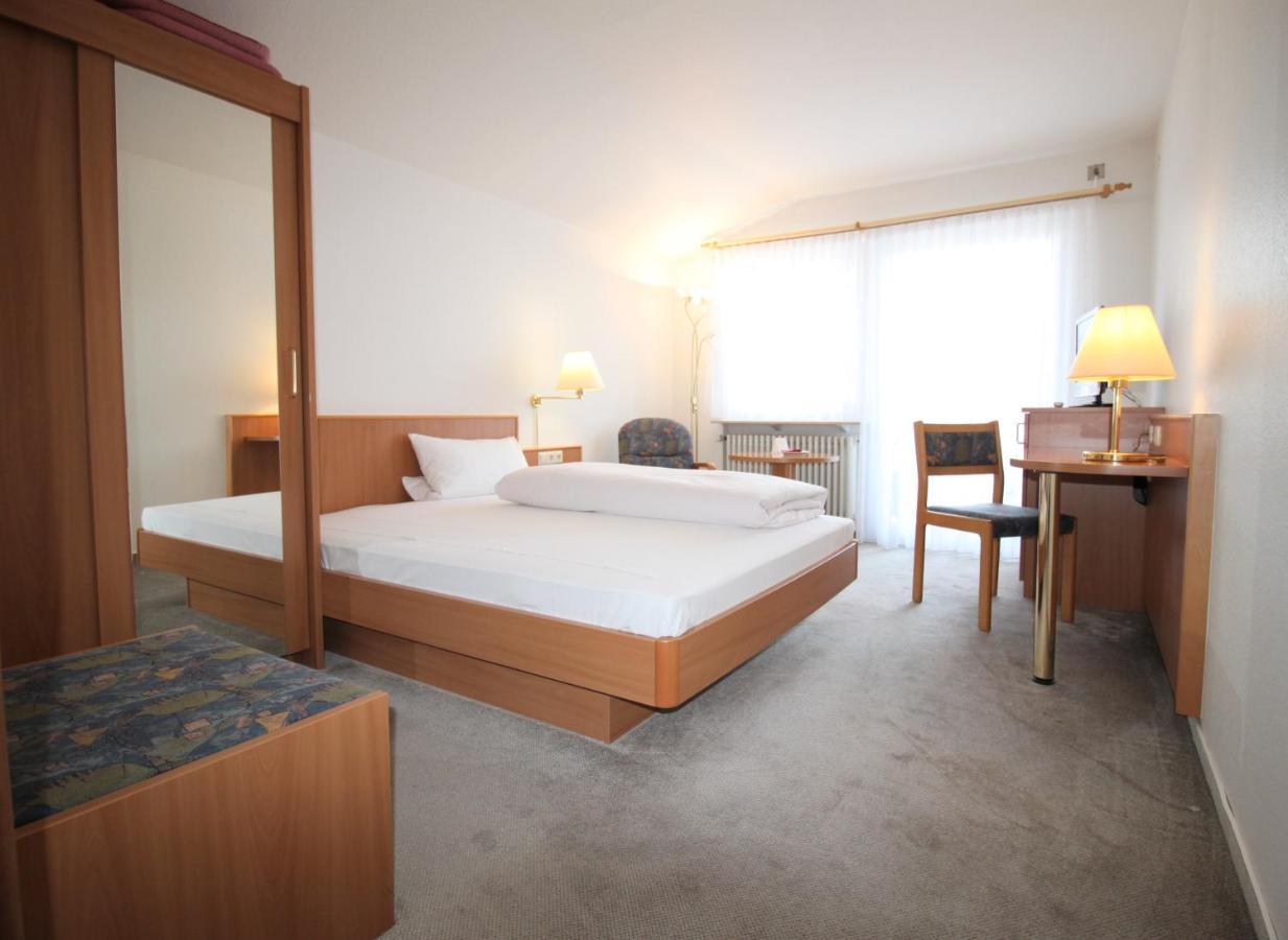 מיירסבורג Hotel Garni Eden מראה חיצוני תמונה