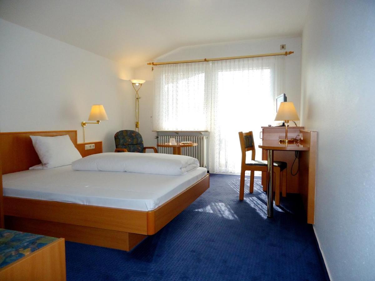 מיירסבורג Hotel Garni Eden מראה חיצוני תמונה