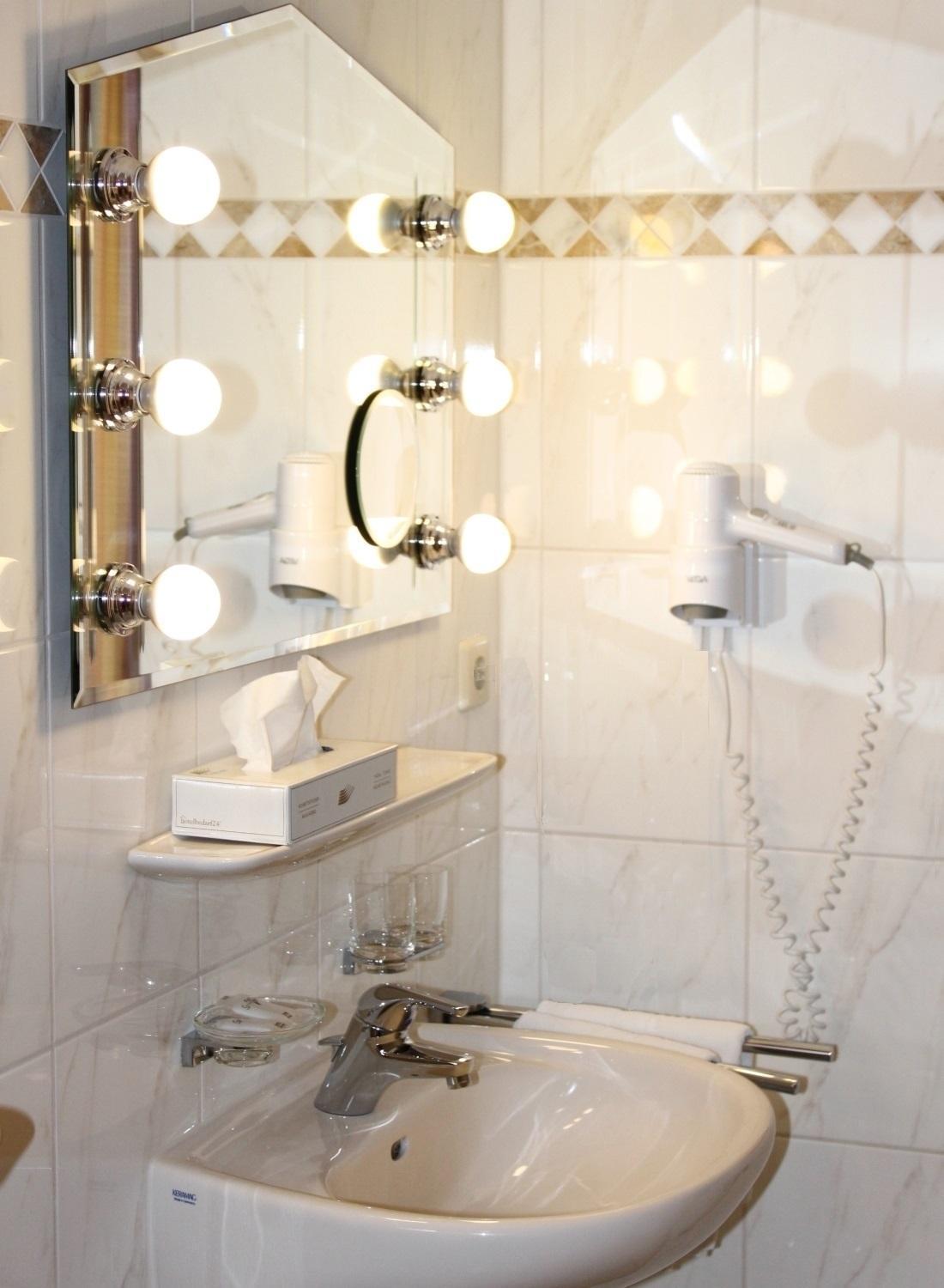 מיירסבורג Hotel Garni Eden מראה חיצוני תמונה