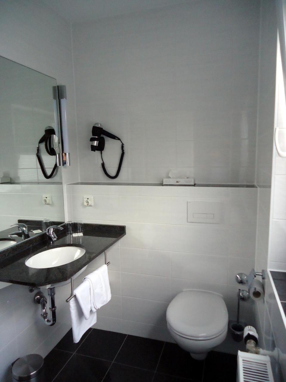 מיירסבורג Hotel Garni Eden מראה חיצוני תמונה