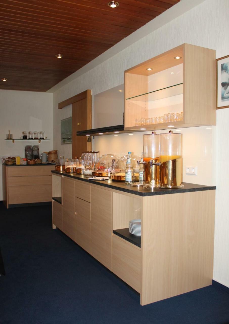 מיירסבורג Hotel Garni Eden מראה חיצוני תמונה